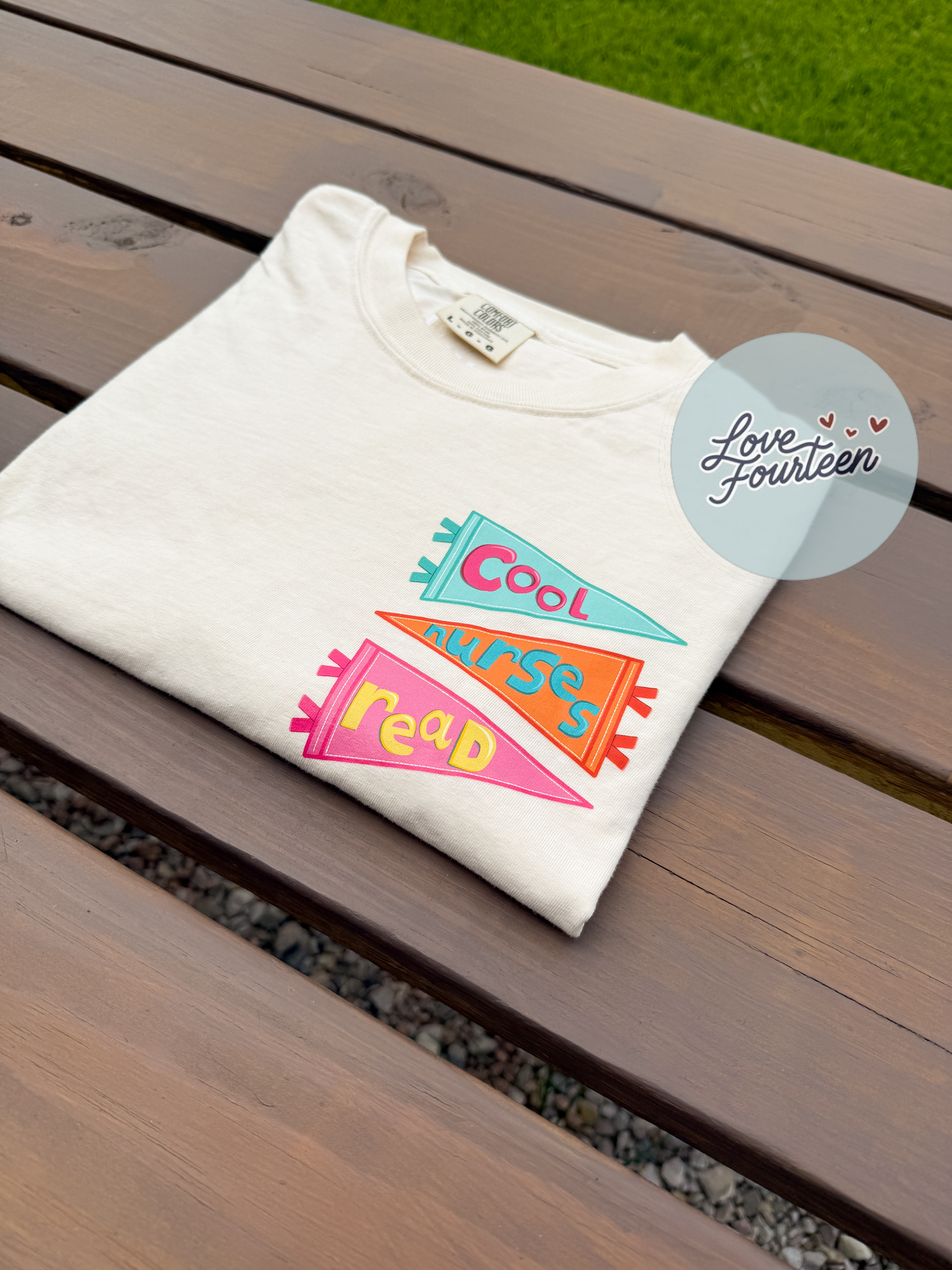 Cool Nurses Read (T-Shirt & Crewneck)